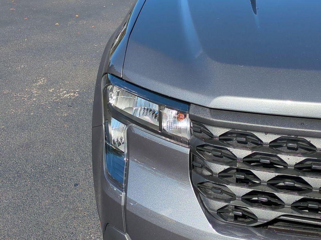 new 2025 Ford Maverick car, priced at $27,718
