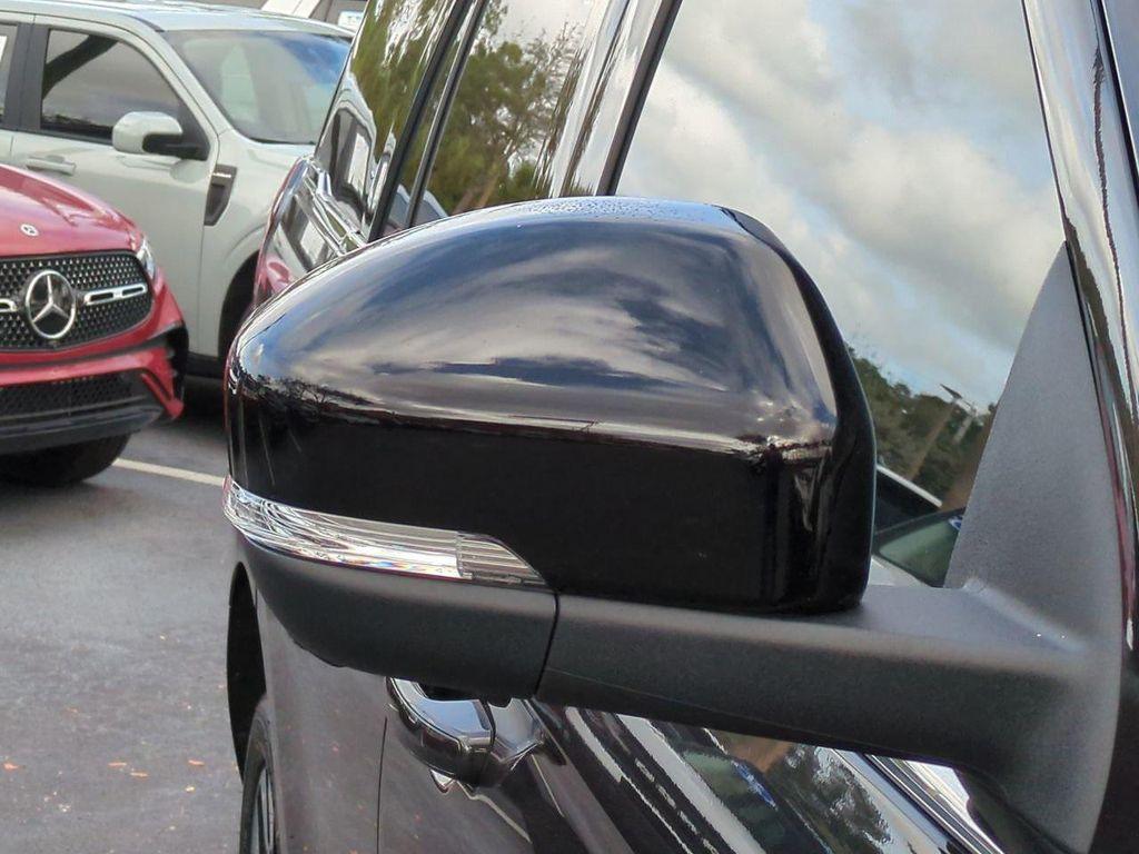 new 2025 Ford Expedition car, priced at $78,140