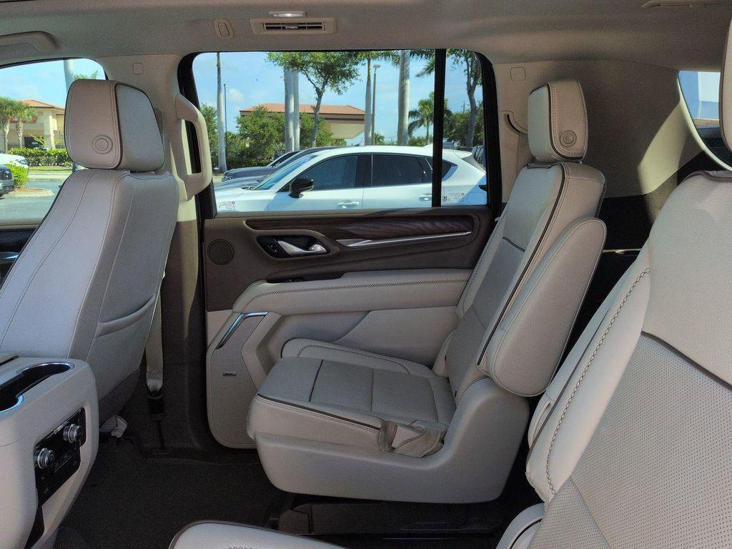 used 2023 GMC Yukon XL car, priced at $54,786