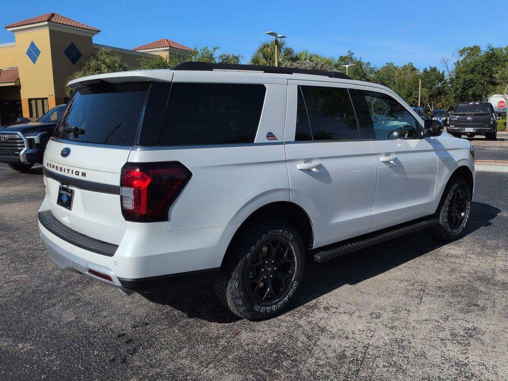 used 2023 Ford Expedition car, priced at $50,786