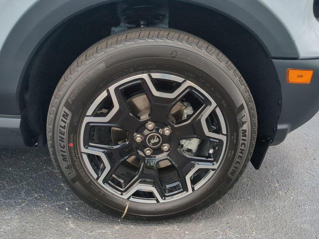 new 2025 Ford Bronco Sport car, priced at $37,253