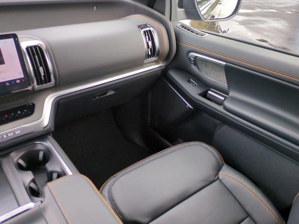 new 2025 Ford Expedition car, priced at $82,266