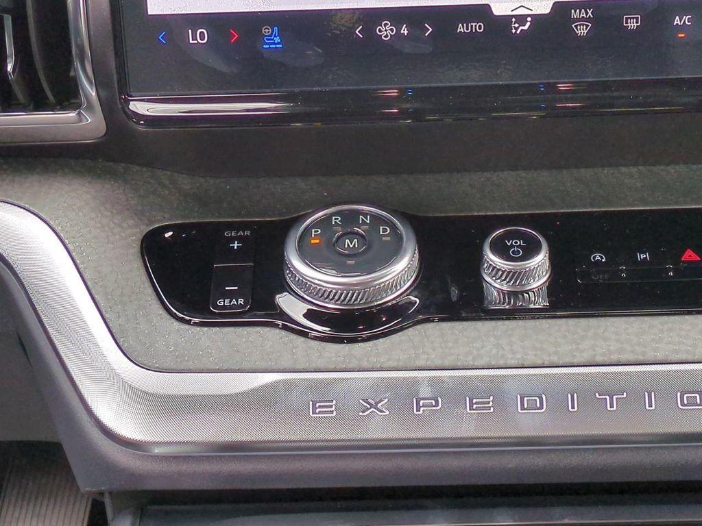 new 2025 Ford Expedition car, priced at $82,266