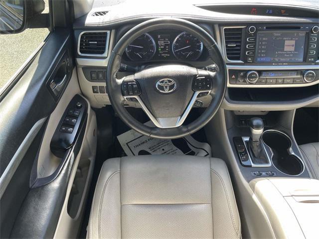 2019 Predawn Gray Mica Toyota Highlander