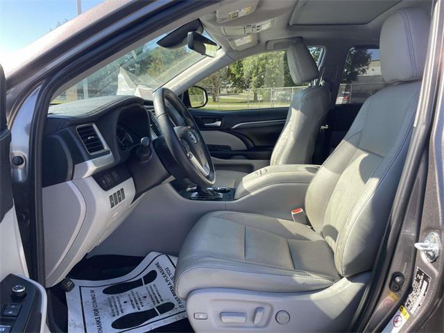 2019 Predawn Gray Mica Toyota Highlander