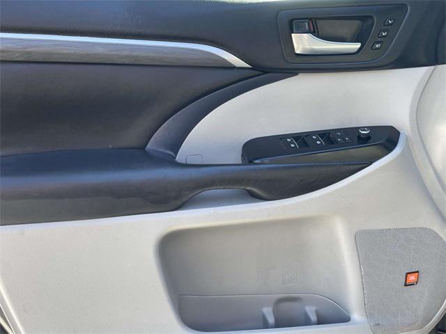 2019 Predawn Gray Mica Toyota Highlander