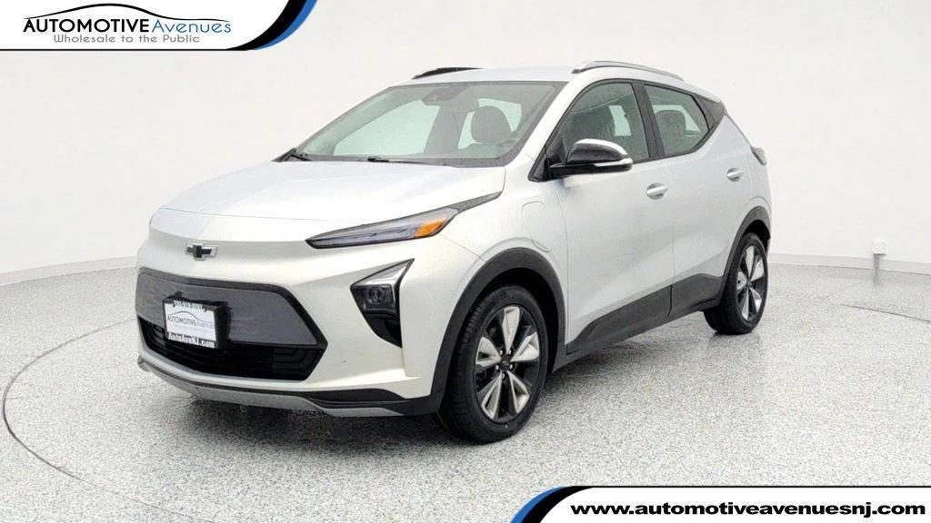 used 2022 Chevrolet Bolt EUV car, priced at $15,195