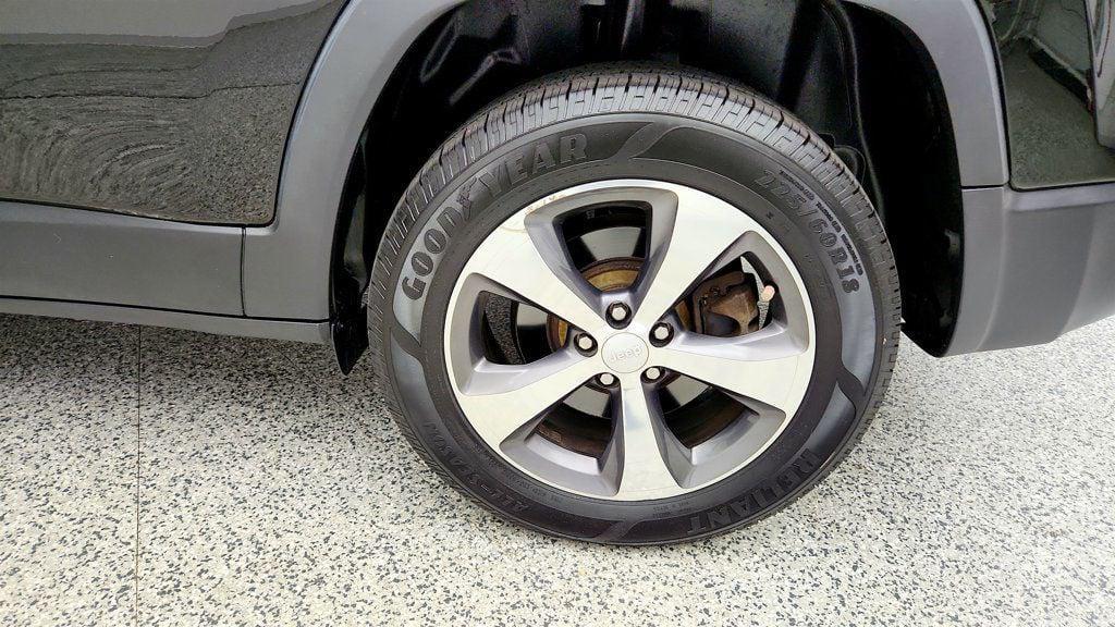 used 2019 Jeep Cherokee car, priced at $14,794