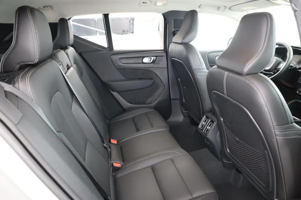 2024 Silver Dawn Metallic Volvo XC40