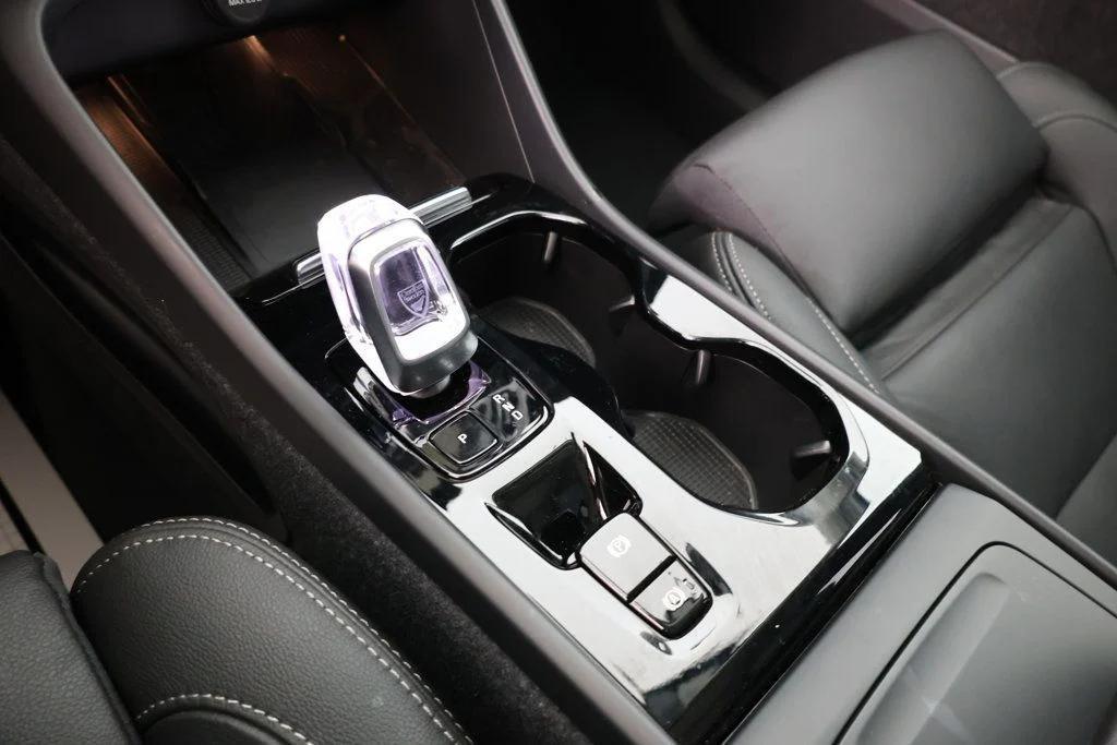 2024 Silver Dawn Metallic Volvo XC40