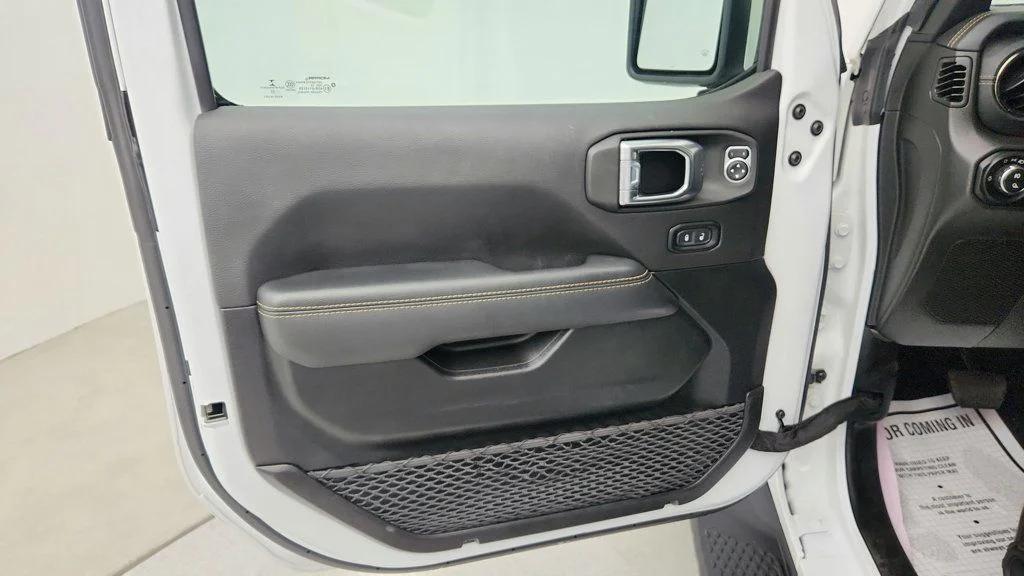 used 2022 Jeep Gladiator car, priced at $32,695