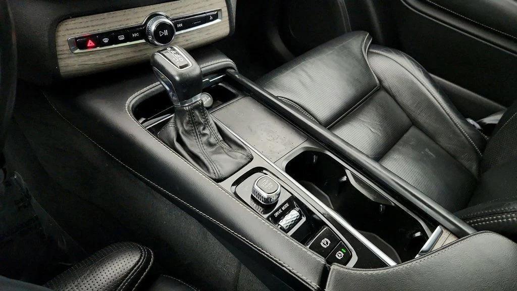used 2021 Volvo XC90 car, priced at $25,195