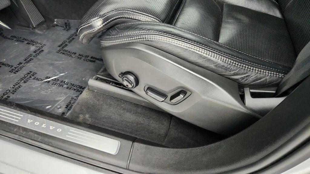 used 2021 Volvo XC90 car, priced at $25,195