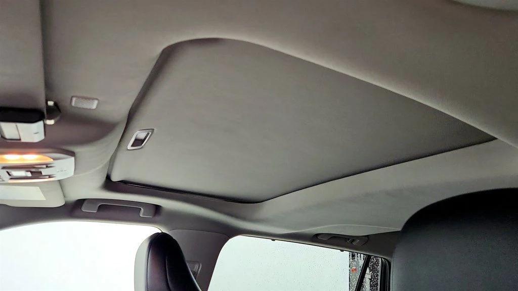 used 2021 Toyota Highlander Hybrid car, priced at $30,995