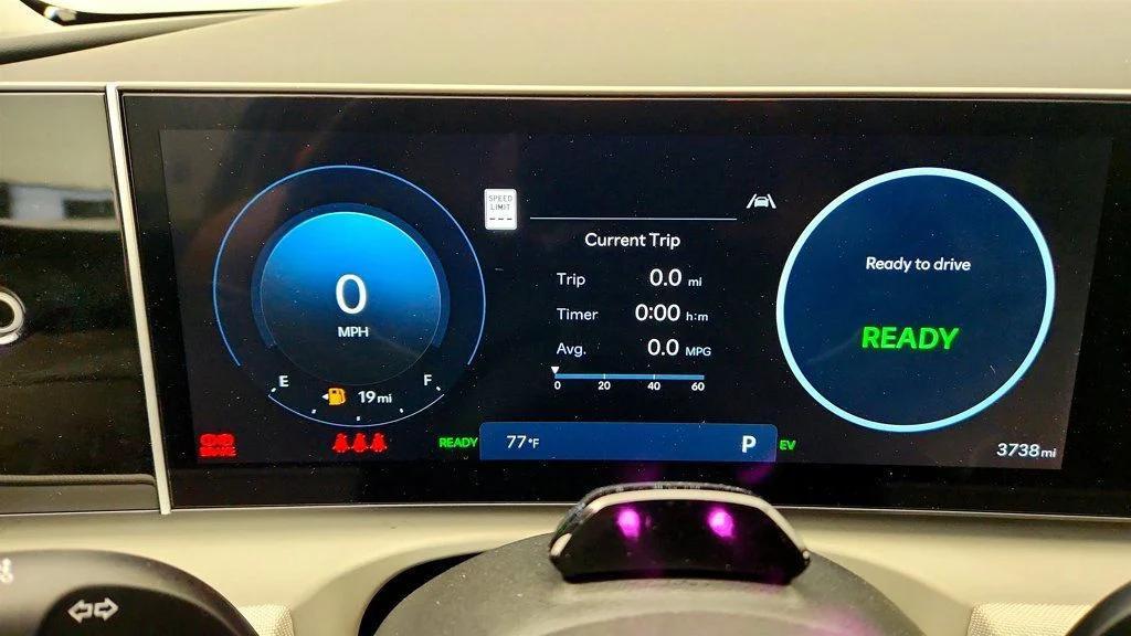used 2025 Hyundai TUCSON Hybrid car, priced at $31,594