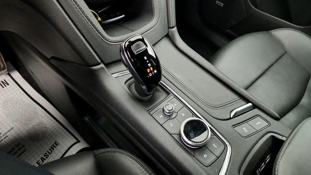 used 2024 Cadillac XT6 car, priced at $41,395