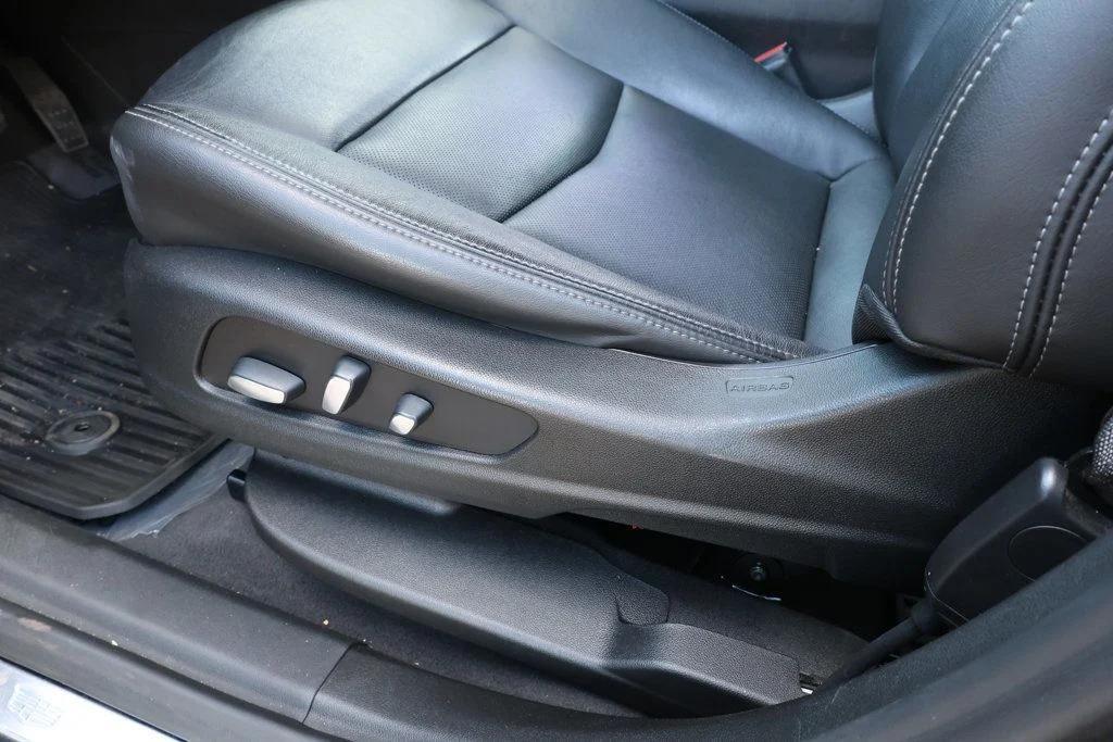 used 2021 Cadillac XT6 car, priced at $27,895