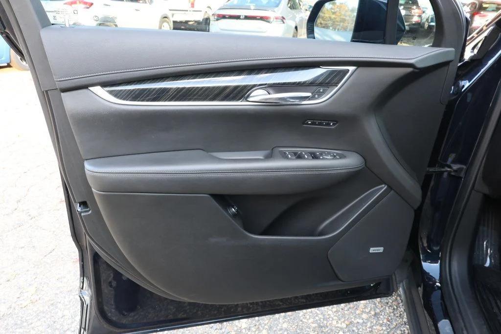 used 2021 Cadillac XT6 car, priced at $27,895