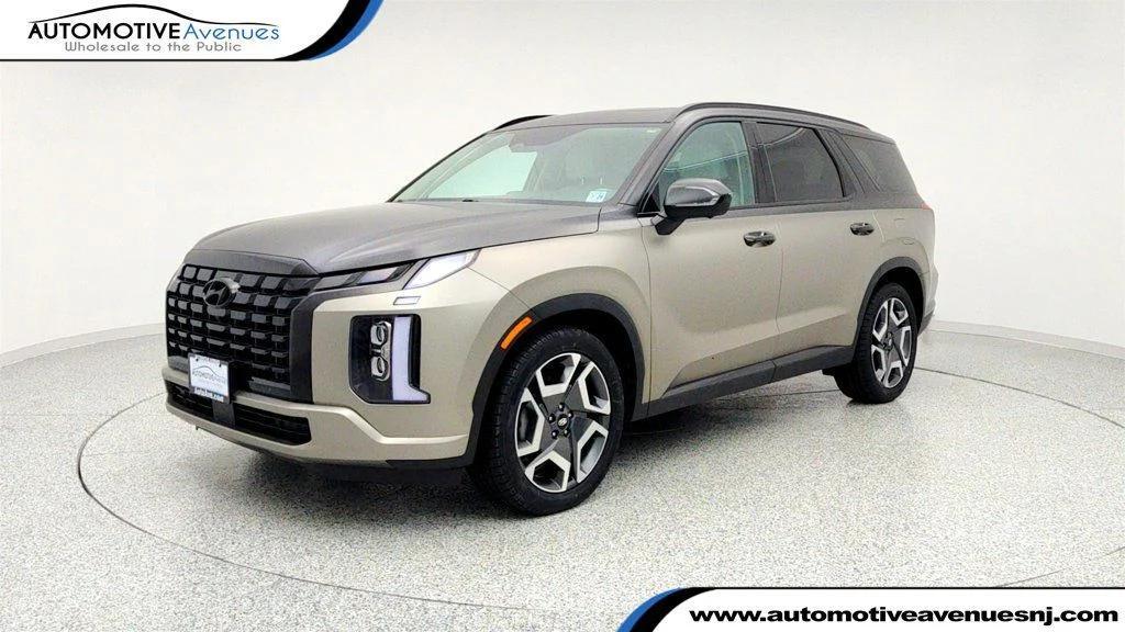 used 2024 Hyundai Palisade car, priced at $35,495