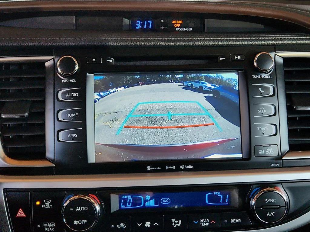 used 2018 Toyota Highlander Hybrid car, priced at $24,595