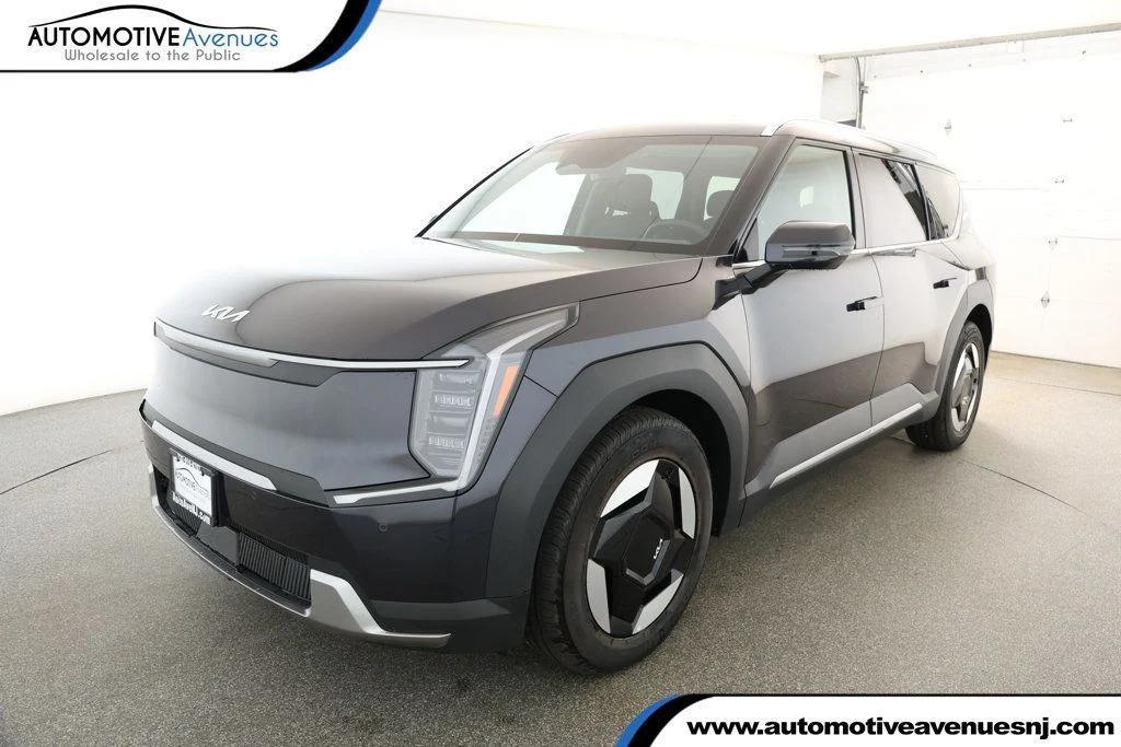 used 2025 Kia EV9 car, priced at $42,995