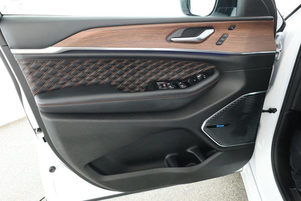 used 2022 Jeep Grand Cherokee 4xe car, priced at $30,995