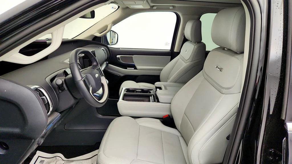 used 2025 Ford Expedition car, priced at $68,995