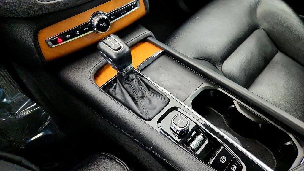 used 2021 Volvo XC90 car, priced at $30,995