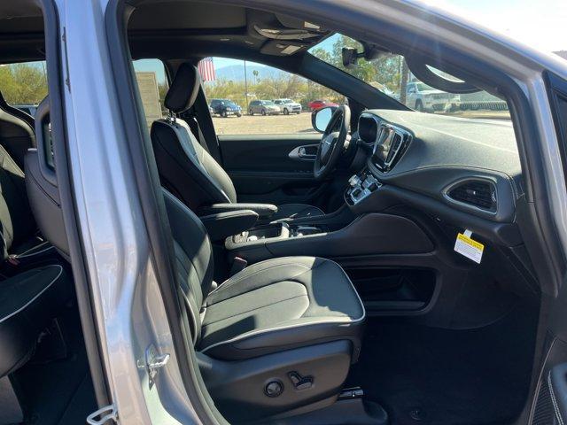 new 2026 Chrysler Pacifica car, priced at $48,115