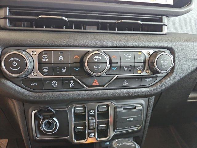 new 2025 Jeep Gladiator car, priced at $40,195