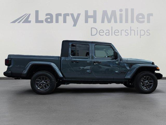 new 2025 Jeep Gladiator car, priced at $40,195