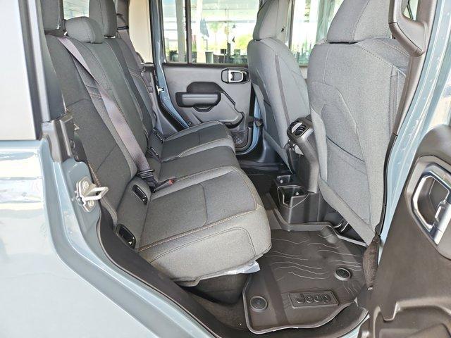 new 2025 Jeep Gladiator car, priced at $40,195