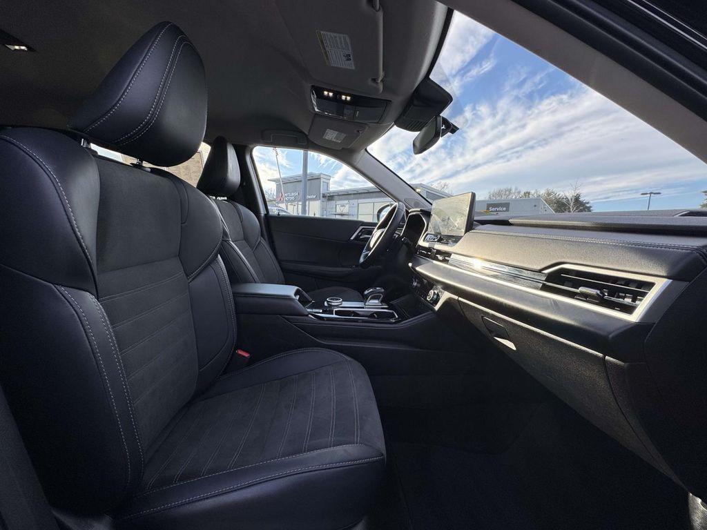 used 2025 Mitsubishi Outlander car, priced at $25,068