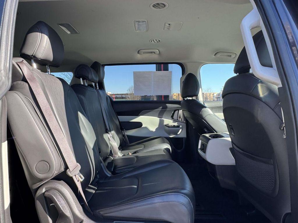 used 2024 Kia Carnival car, priced at $28,661