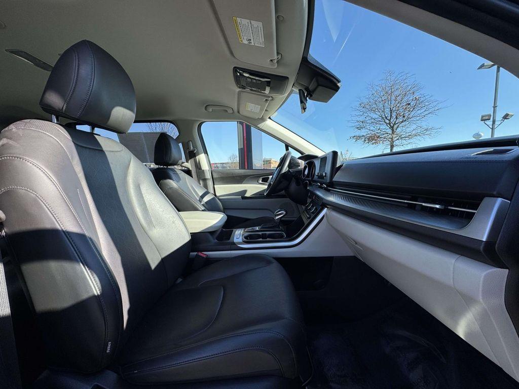 used 2024 Kia Carnival car, priced at $28,661