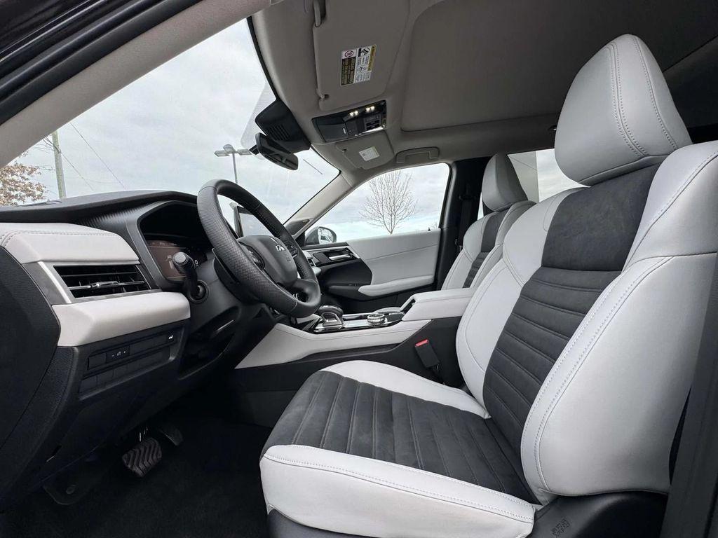 new 2025 Mitsubishi Outlander car, priced at $42,100