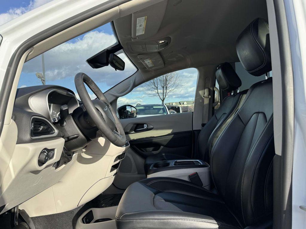 used 2024 Chrysler Pacifica car, priced at $24,995