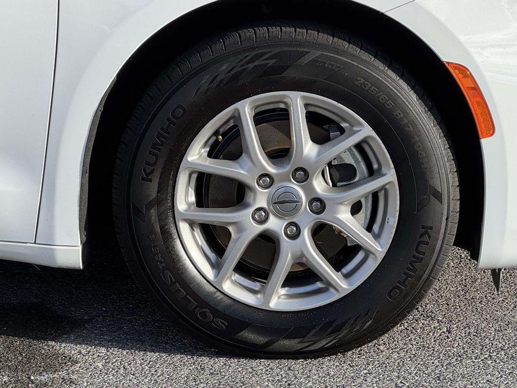 used 2024 Chrysler Pacifica car, priced at $24,995