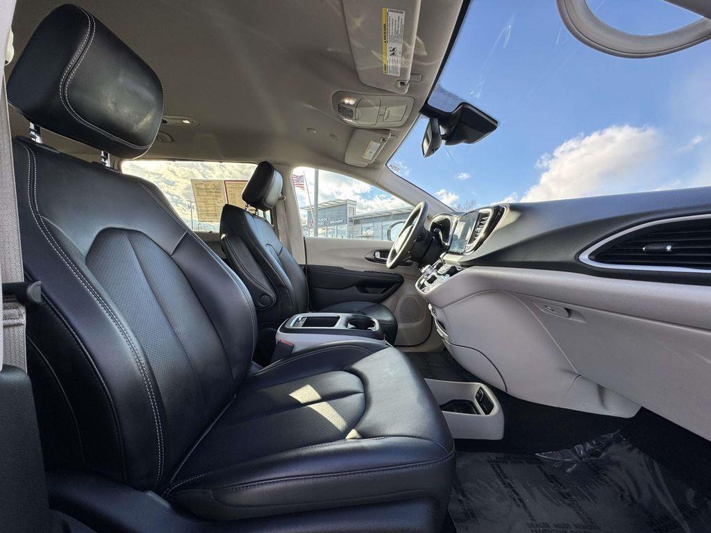used 2024 Chrysler Pacifica car, priced at $24,995