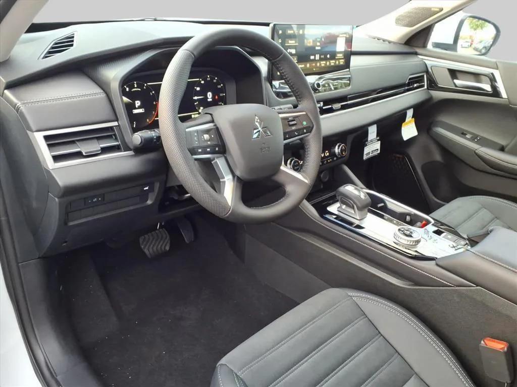 new 2025 Mitsubishi Outlander car, priced at $40,213