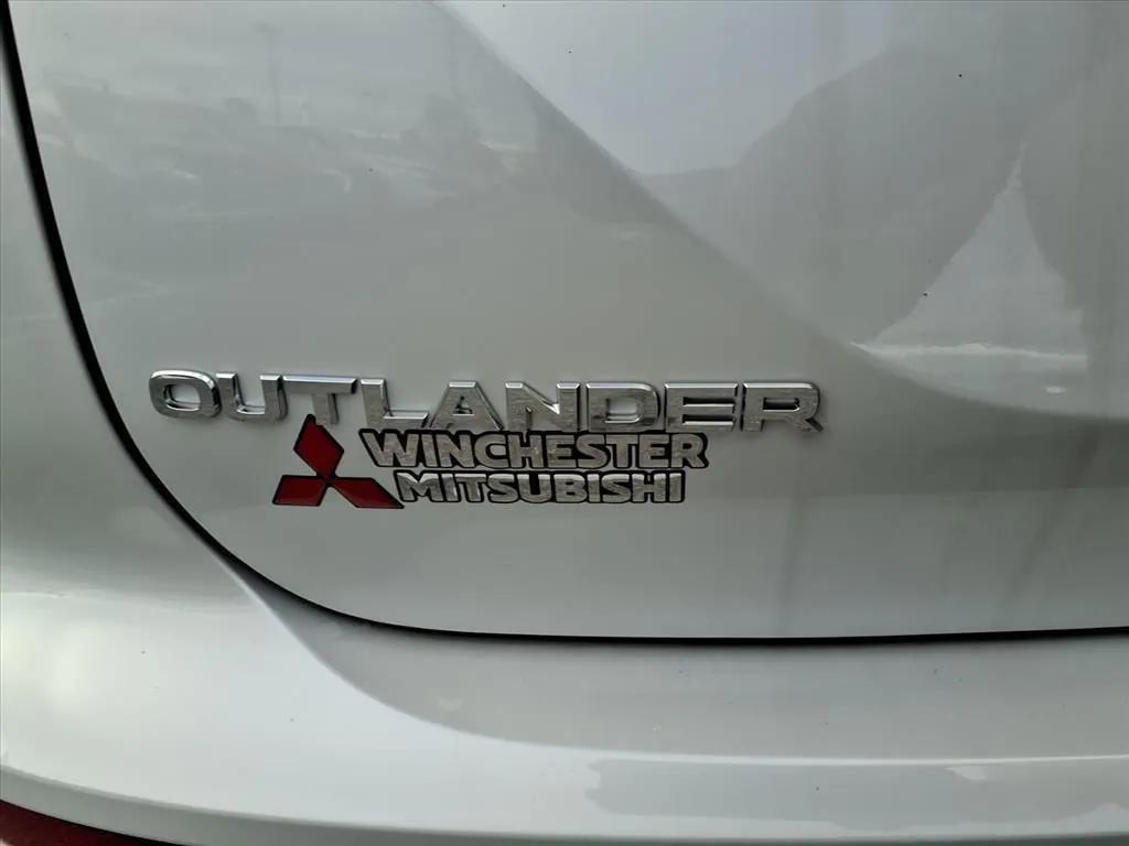 new 2025 Mitsubishi Outlander car, priced at $40,213