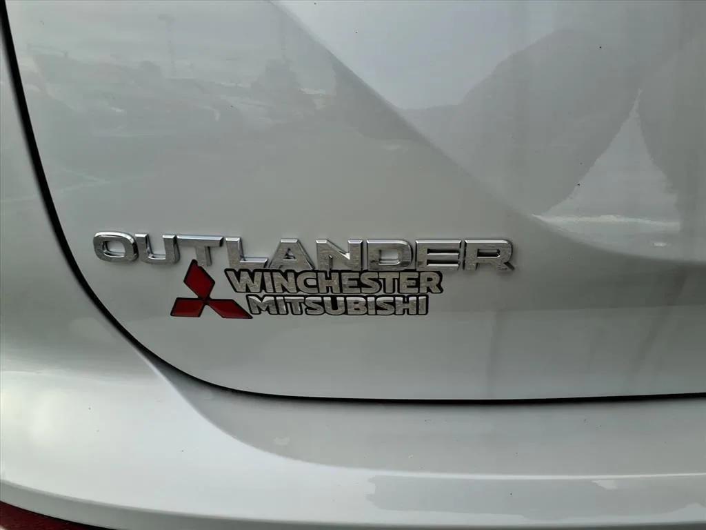 new 2025 Mitsubishi Outlander car, priced at $40,213