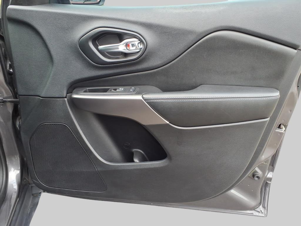 used 2019 Jeep Cherokee car, priced at $12,187