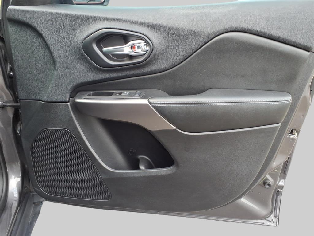 used 2019 Jeep Cherokee car, priced at $12,187