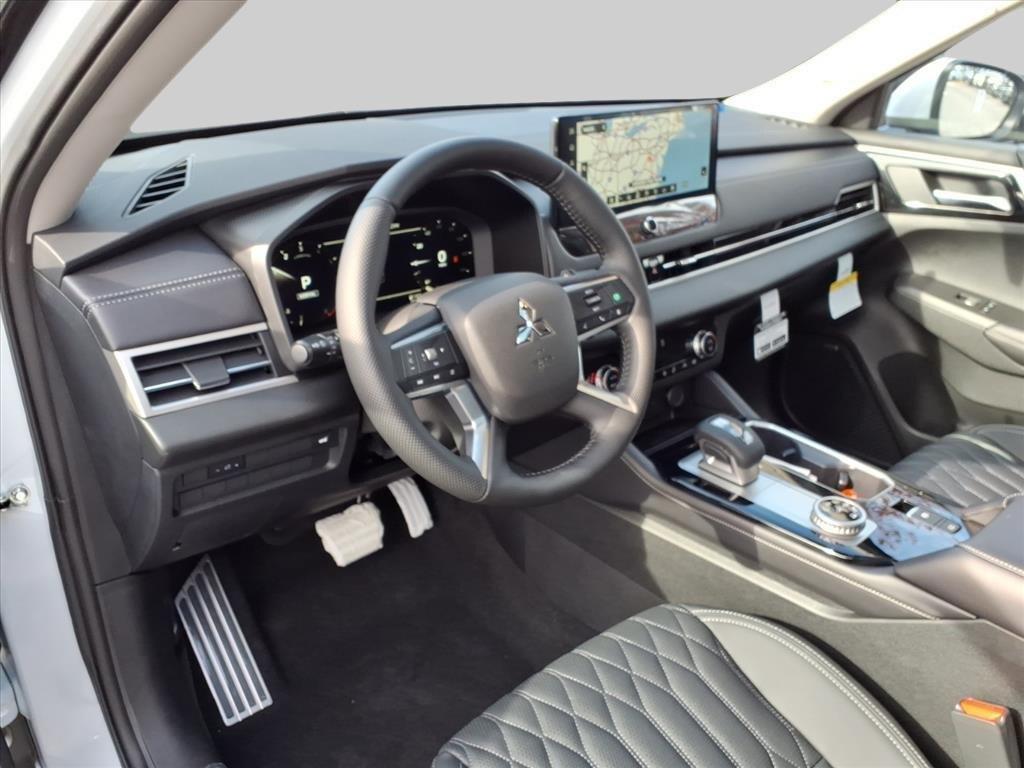 new 2025 Mitsubishi Outlander car, priced at $43,860