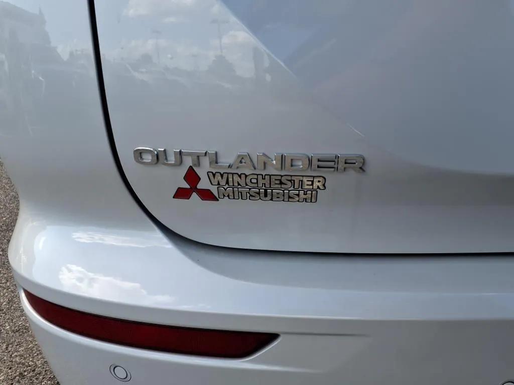new 2025 Mitsubishi Outlander car, priced at $40,480