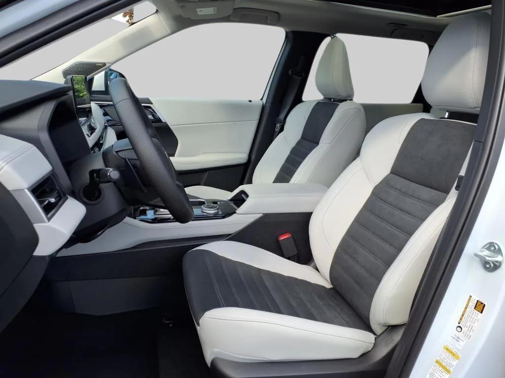 new 2025 Mitsubishi Outlander car, priced at $40,480