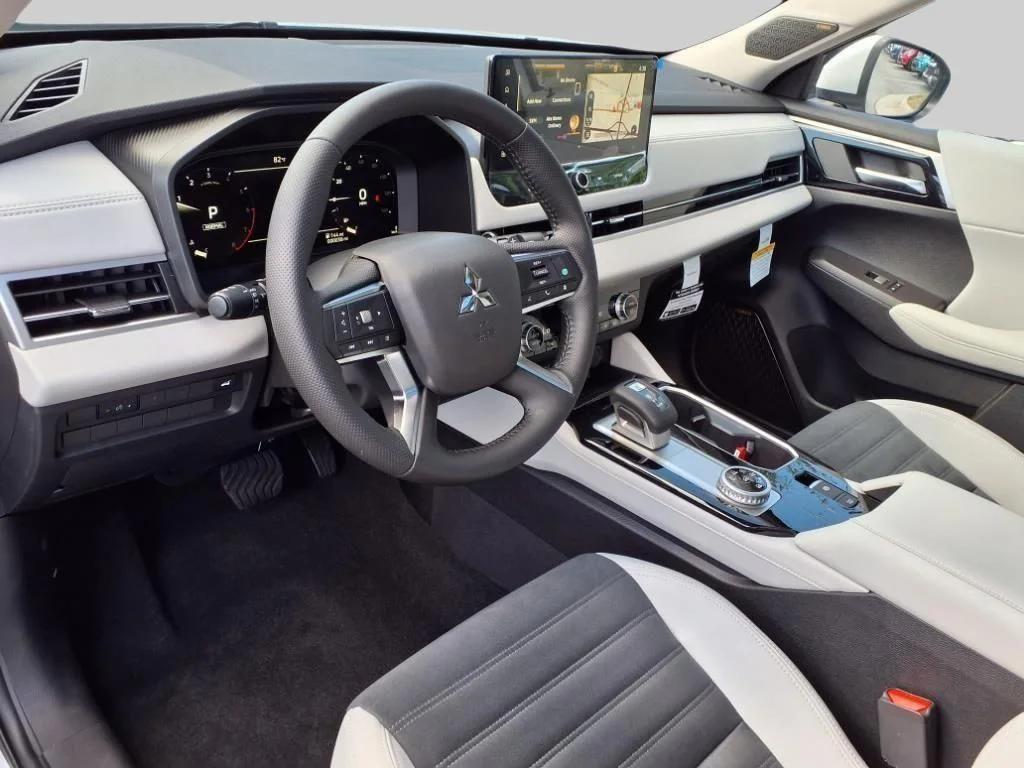 new 2025 Mitsubishi Outlander car, priced at $40,480