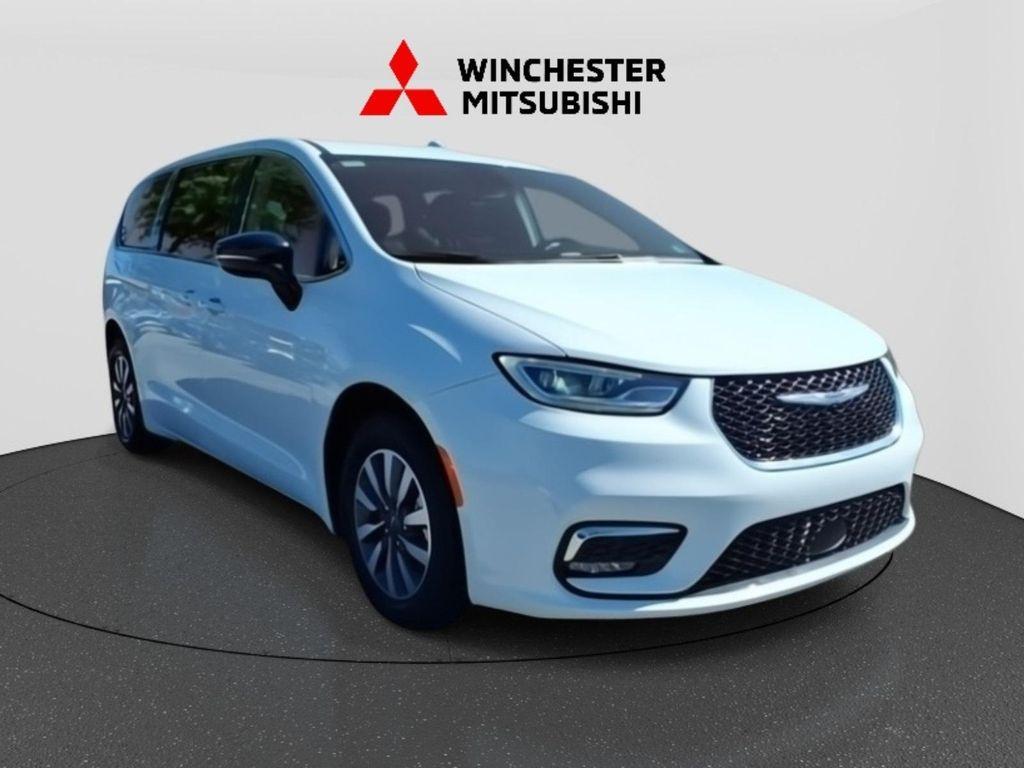 used 2024 Chrysler Pacifica Hybrid car, priced at $28,826