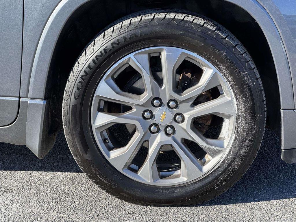 used 2021 Chevrolet Traverse car, priced at $26,160